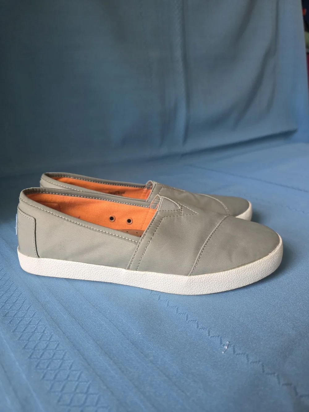 TOMS Gray Slip-On Canvas Shoes Women’s 7.5